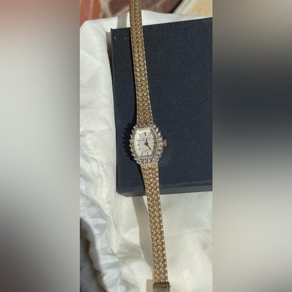 Ladies GRUEN Precision Gold GENUINE REAL Diamond Bezel Quartz Wristwatch Vintage - Picture 7 of 8